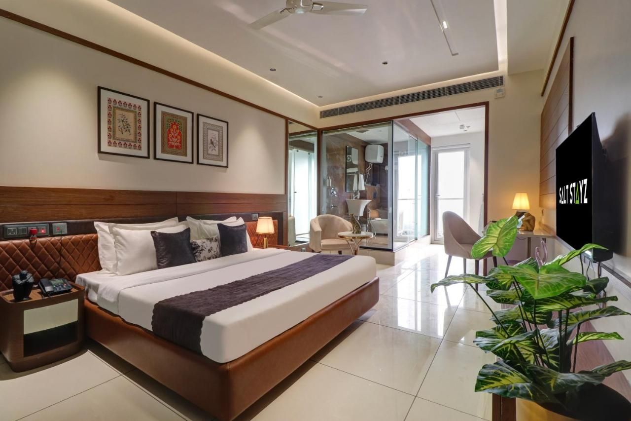 Deluxe Room with Private Balcony