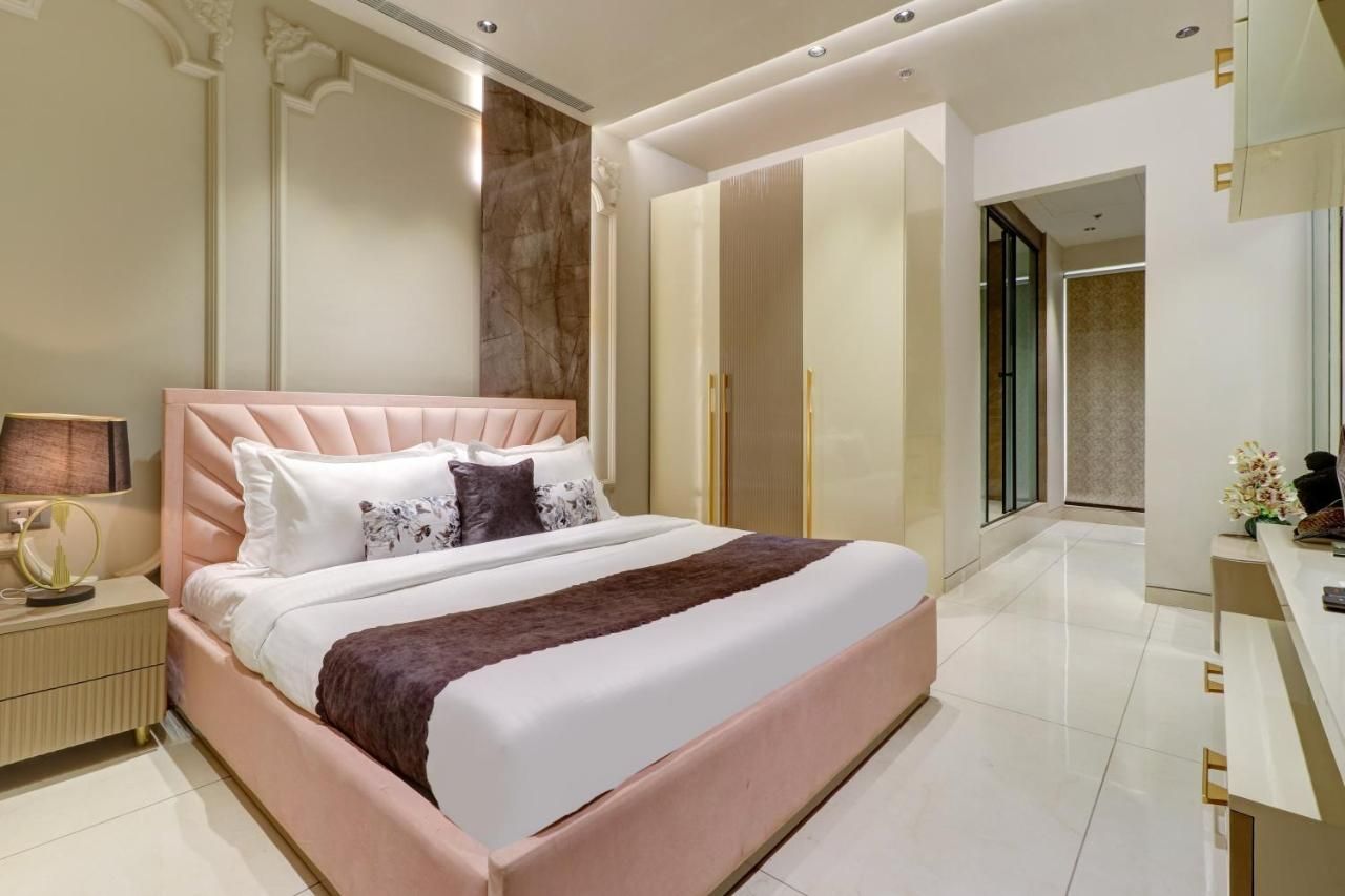 SaltStayz Trinity- Mohali  Chandigarh Deluxe Suite with Private Balcony 3