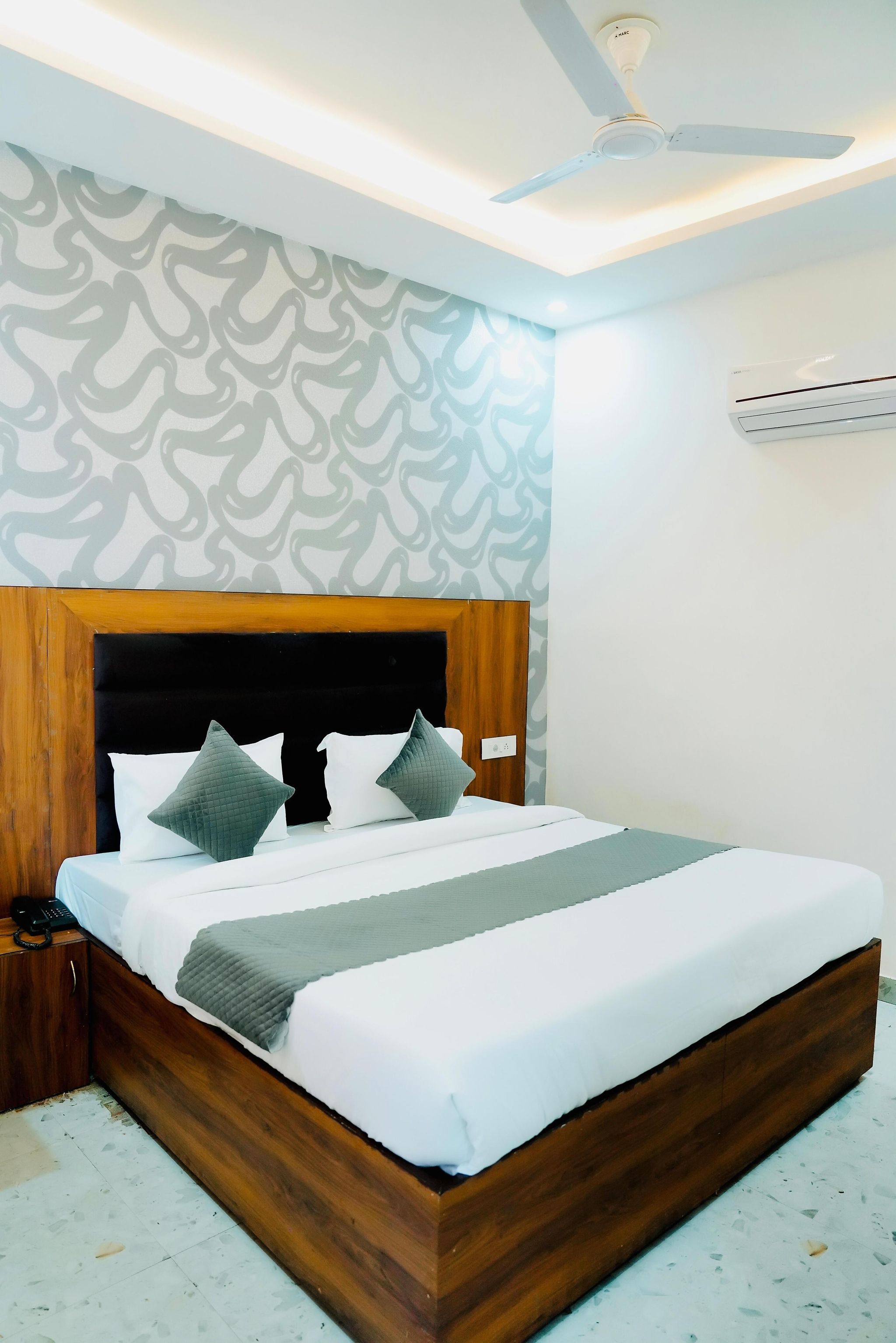 Hotel Thames Deluxe Room 4