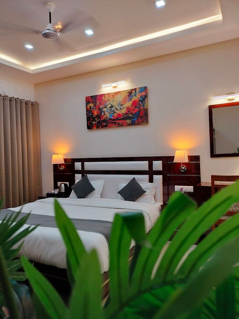  THE RAI'S PALACE - MARRIAGE HALL, HOTEL & RESTAURANT Deluxe Queen Room