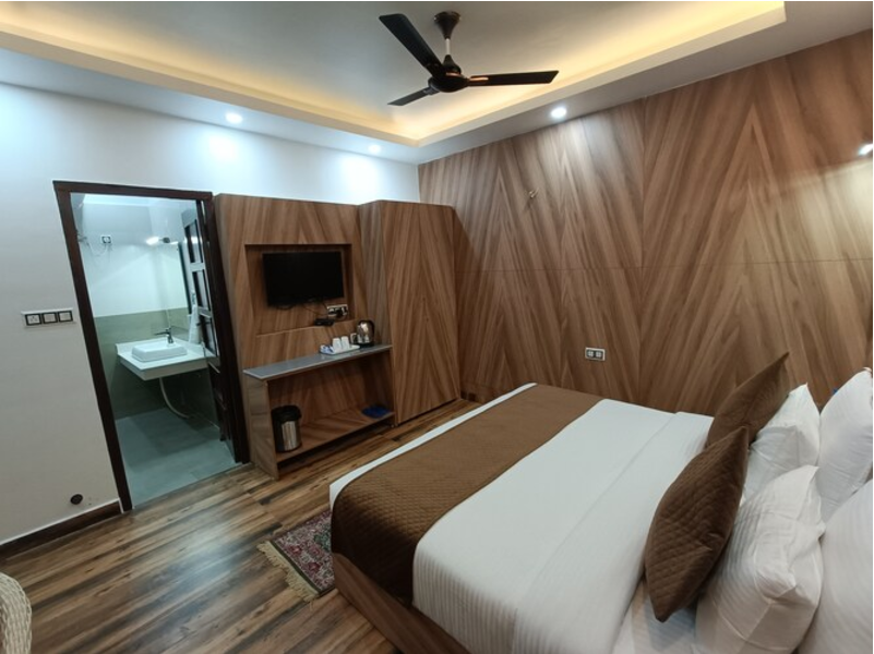 Deluxe Luxury Cottage