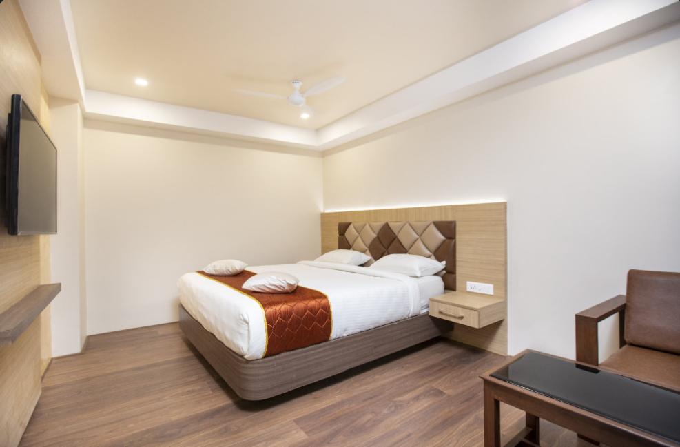 LEE BENZ-ARK HOTEL Deluxe Room AC 2