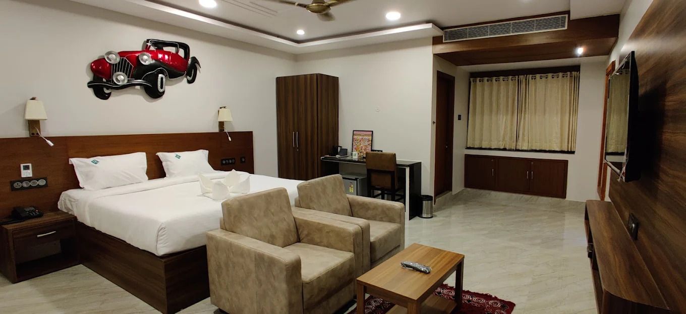 HOTEL CHANDANA SQUARE