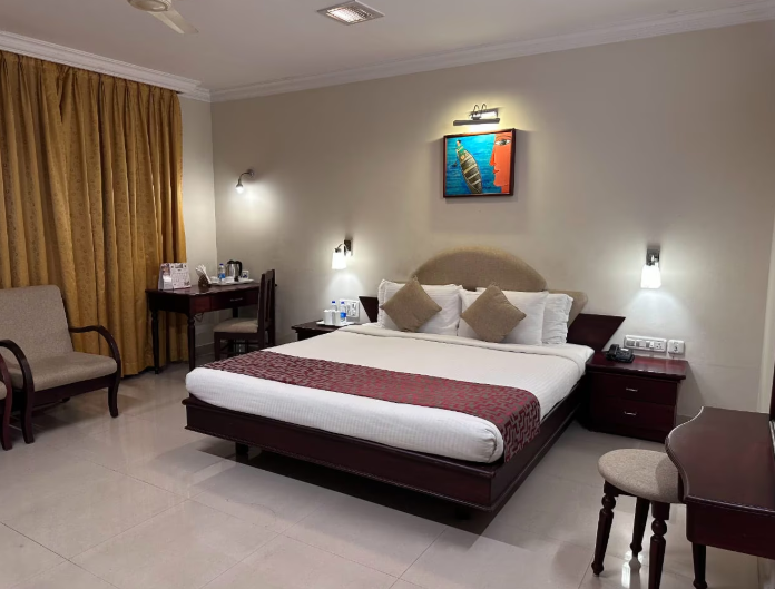 Hotel Sabari Park Deluxe AC Room 2