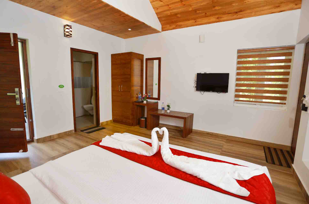Holiday Vagamon Executive Room With Balcony Non Ac 2