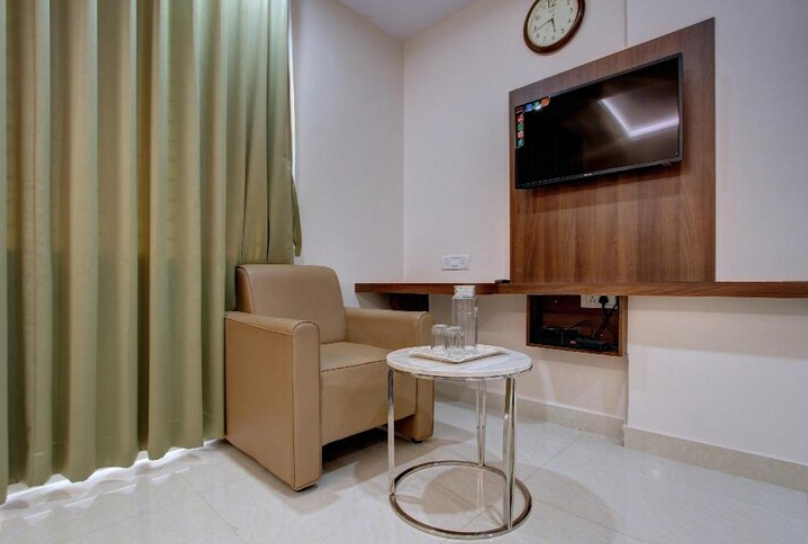 Hotel Ambika International JUNIOR AC SUITE 5