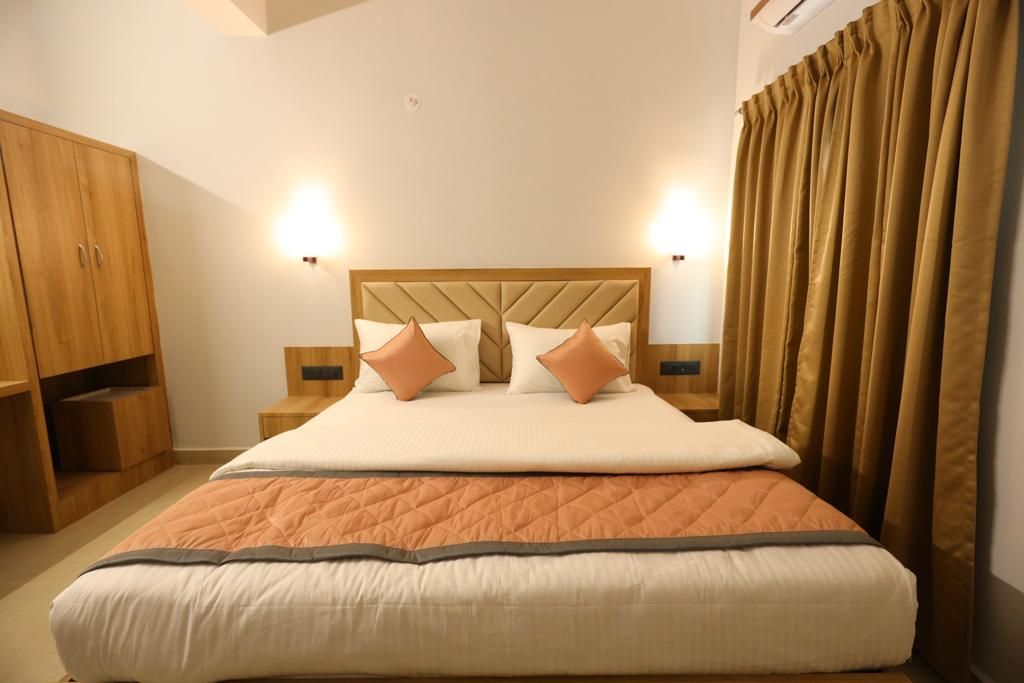 Premium Deluxe AC Room