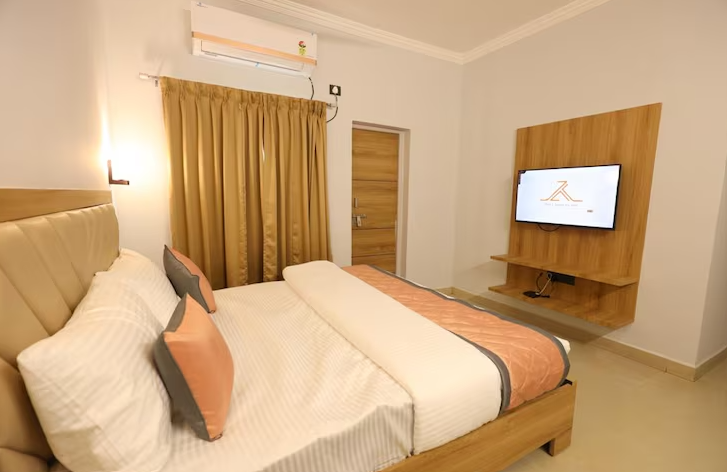  The Chances Inn Deluxe Non Ac Room 3