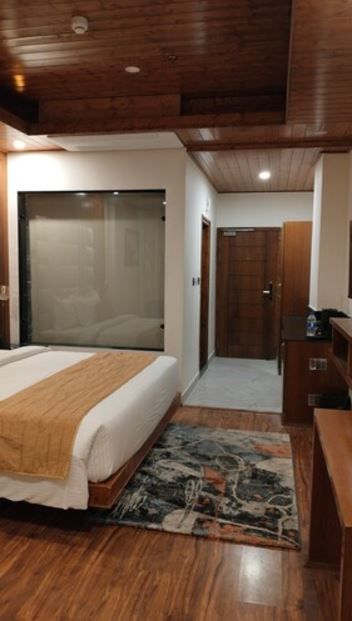 The Whitestone Inn and Suites (A Centrally Heated Mountain and Valley View) Super Deluxe Room with Balcony