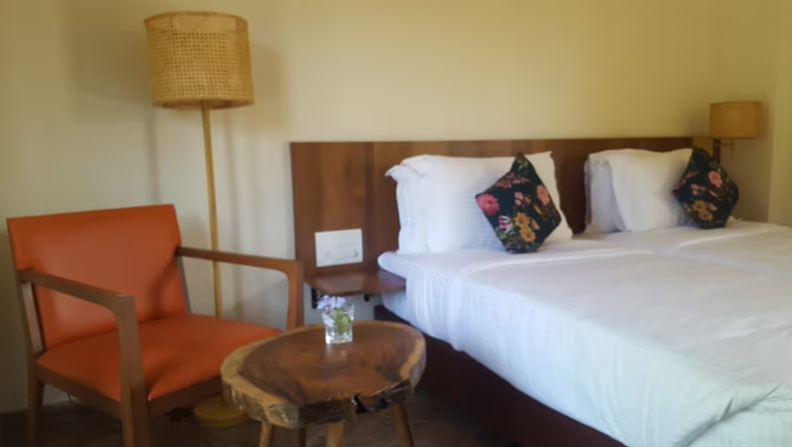 Mirana Resort Deluxe Rooms 3