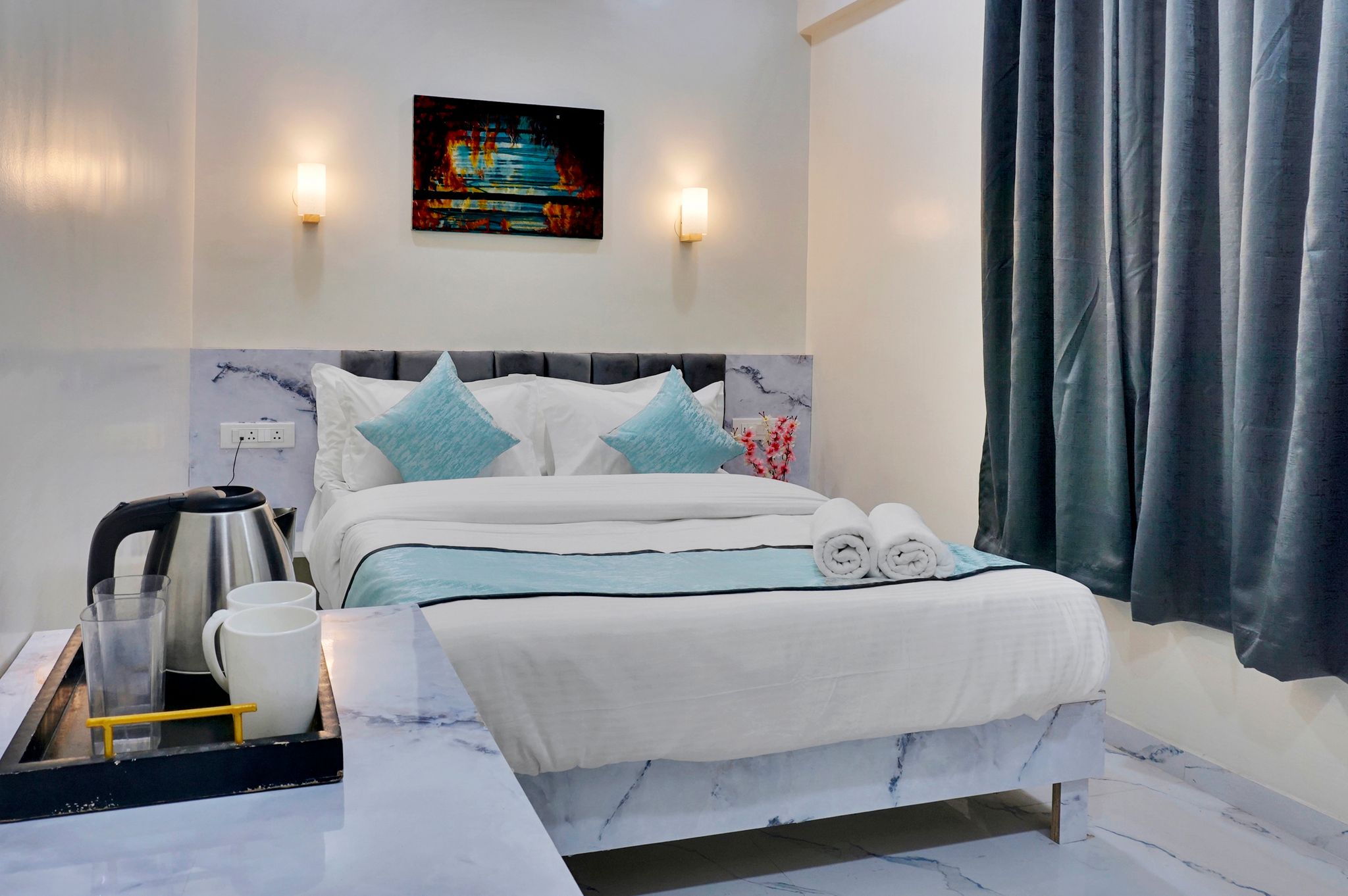 Urban Hometel Classic Room with City View 