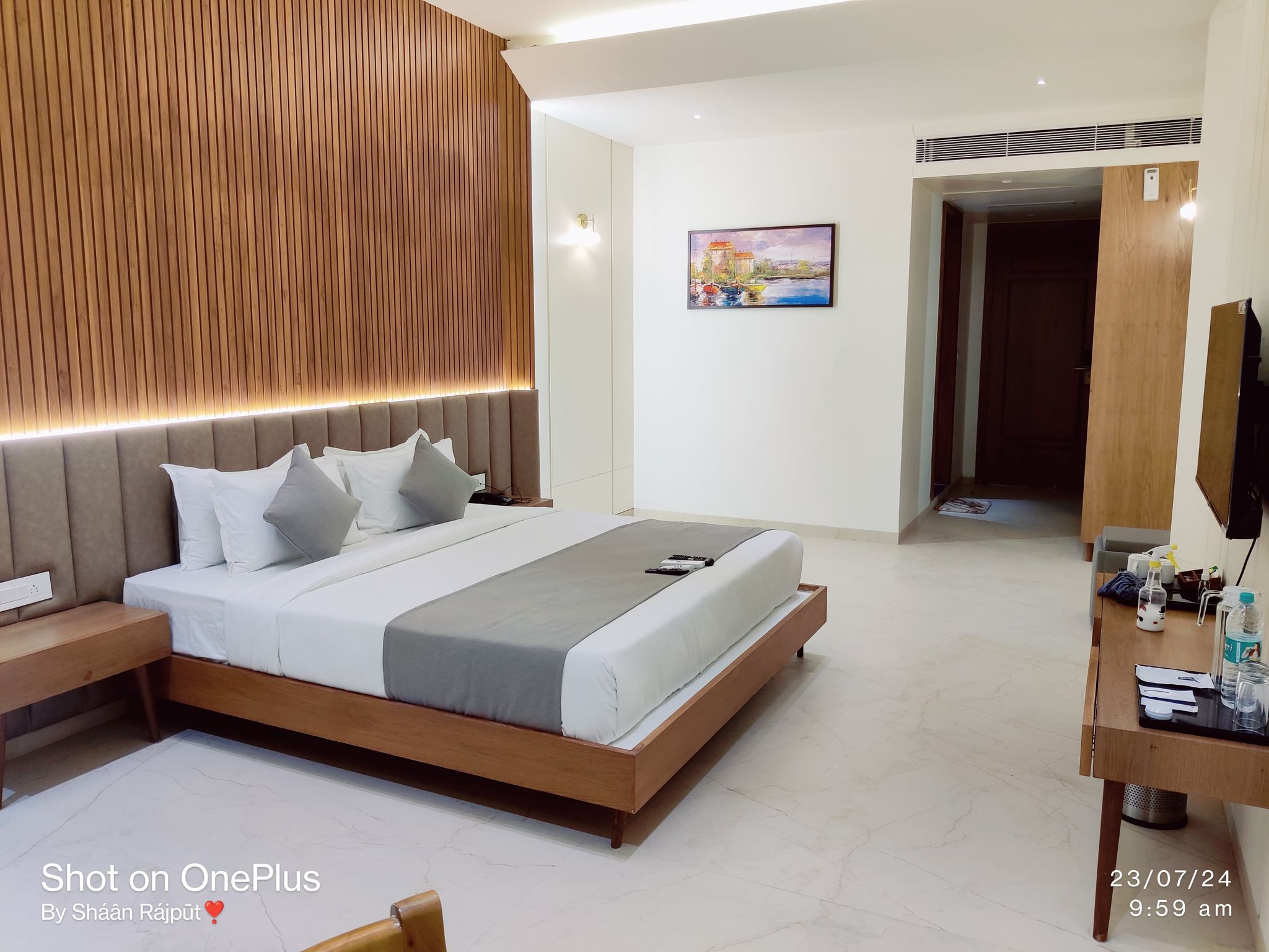 EXECUTIVE ROOM WITH BATHTUB