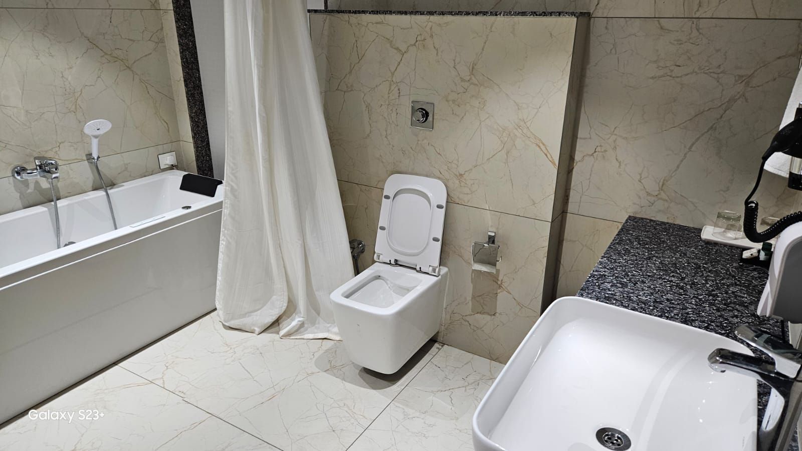 Sundha Hotel EXECUTIVE ROOM WITH BATHTUB 5