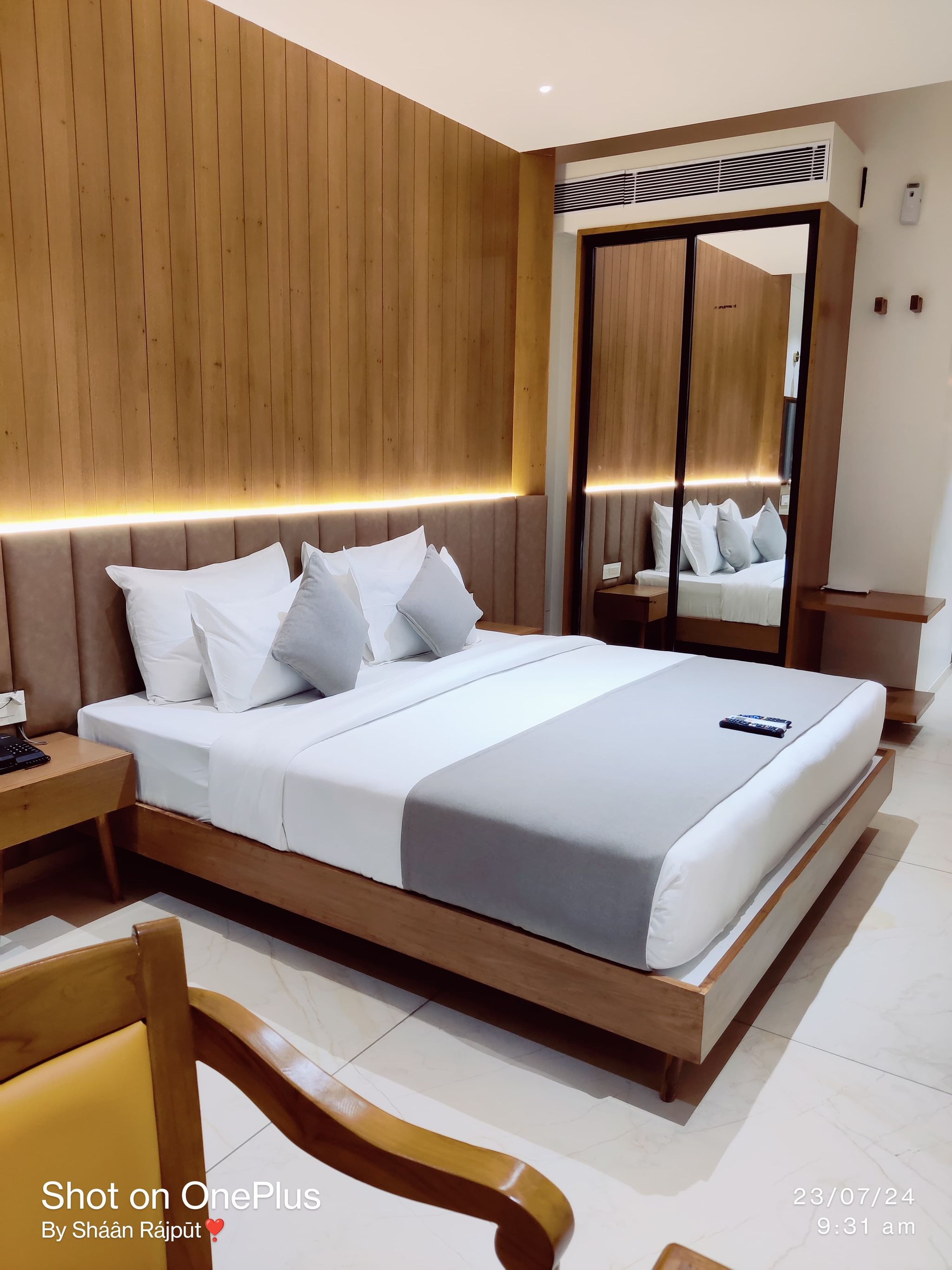 EXECUTIVE ROOM WITH BATHTUB