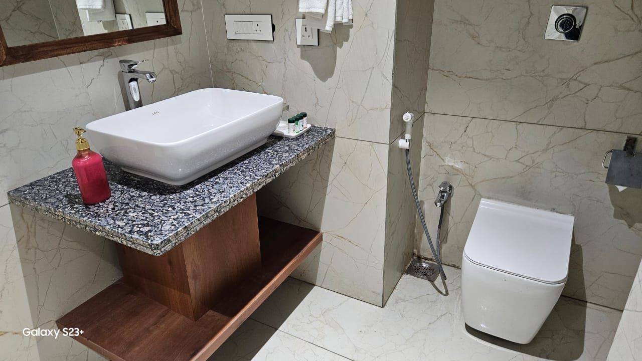 Sundha Hotel EXECUTIVE ROOM WITH BATHTUB 6