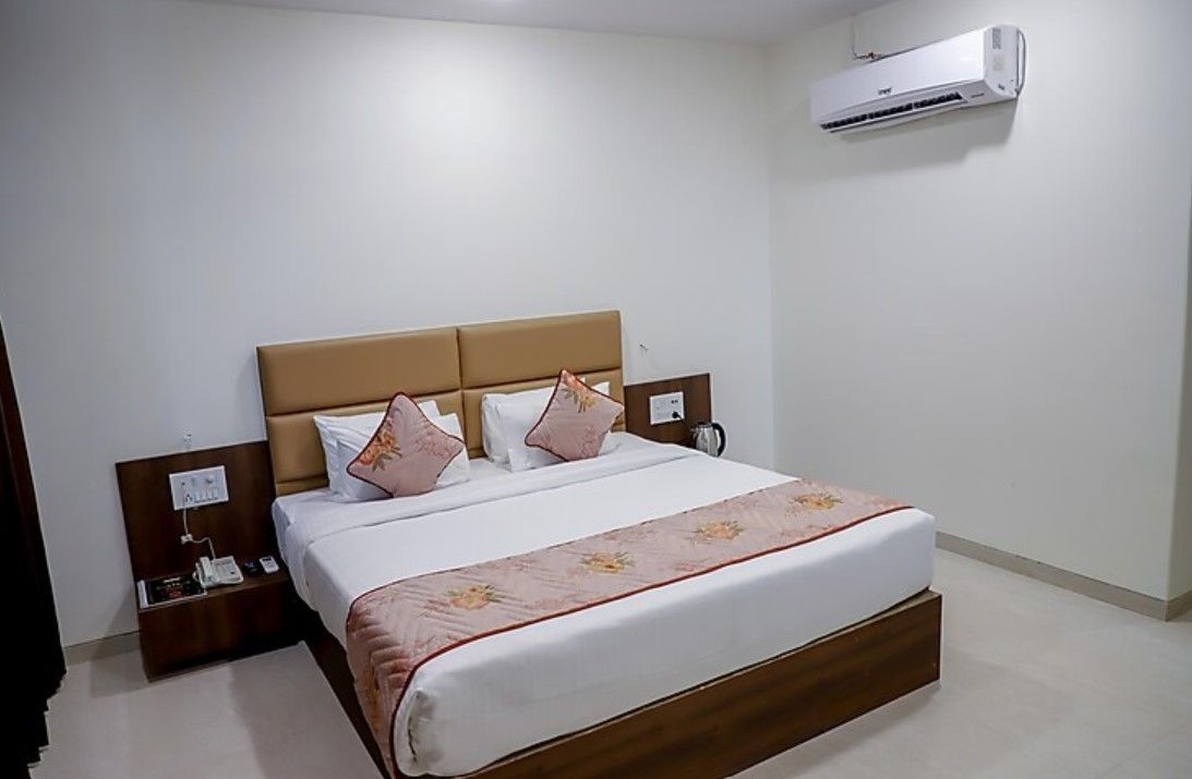 P. G. SONS HOTEL & RESORT Silver Room 2