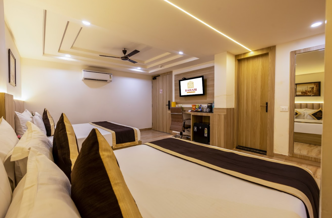 Dahabi Venue Hotel, Delhi Airport Family Suite With Bathtub 7