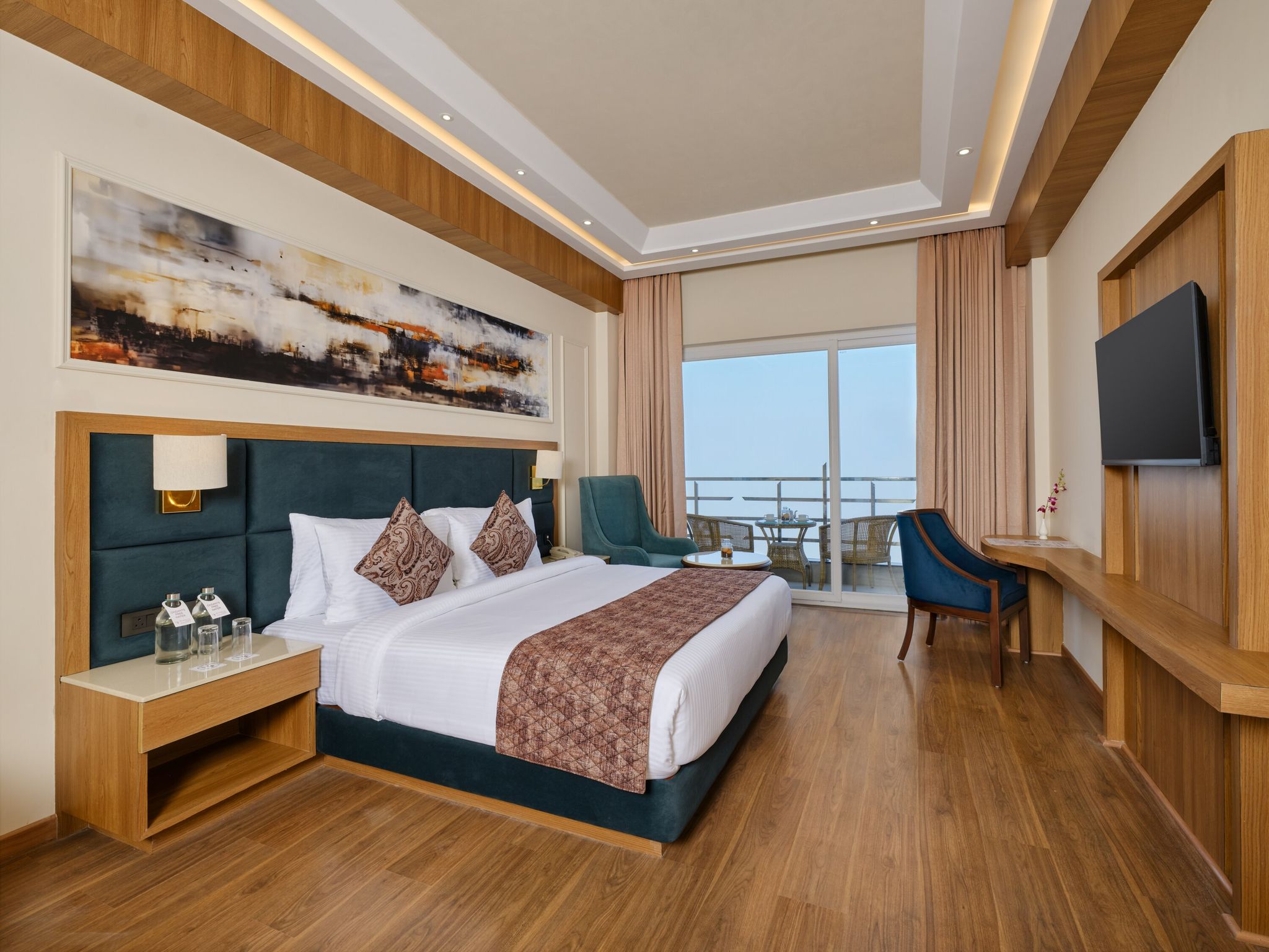 Superior Valley View Room with Balcony