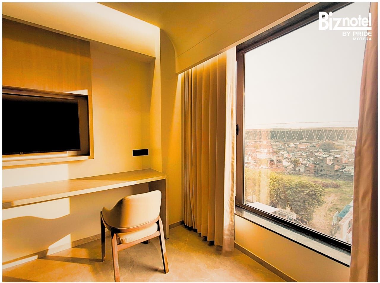 Biznotel by Pride Motera Deluxe King 4