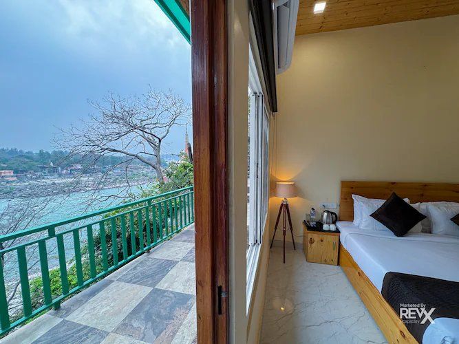  Leisure Cave By Ganges  Deluxe Room with Ganga View Balcony 3