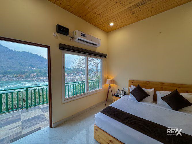  Leisure Cave By Ganges  Deluxe Room with Ganga View Balcony 2