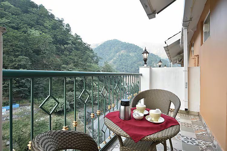 Tiaraa Lite A Ganges Retreat Club Room with balcony with city view 2