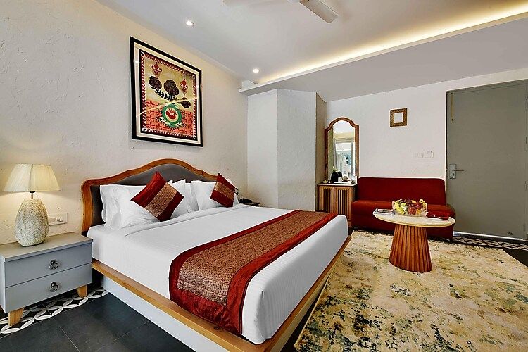 Family Room with 02 Bedroom, 01 Bathroom, balcony and city view