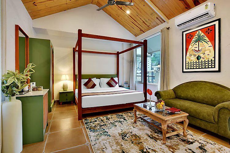 Club Royal Villa with balcony with Mountain view