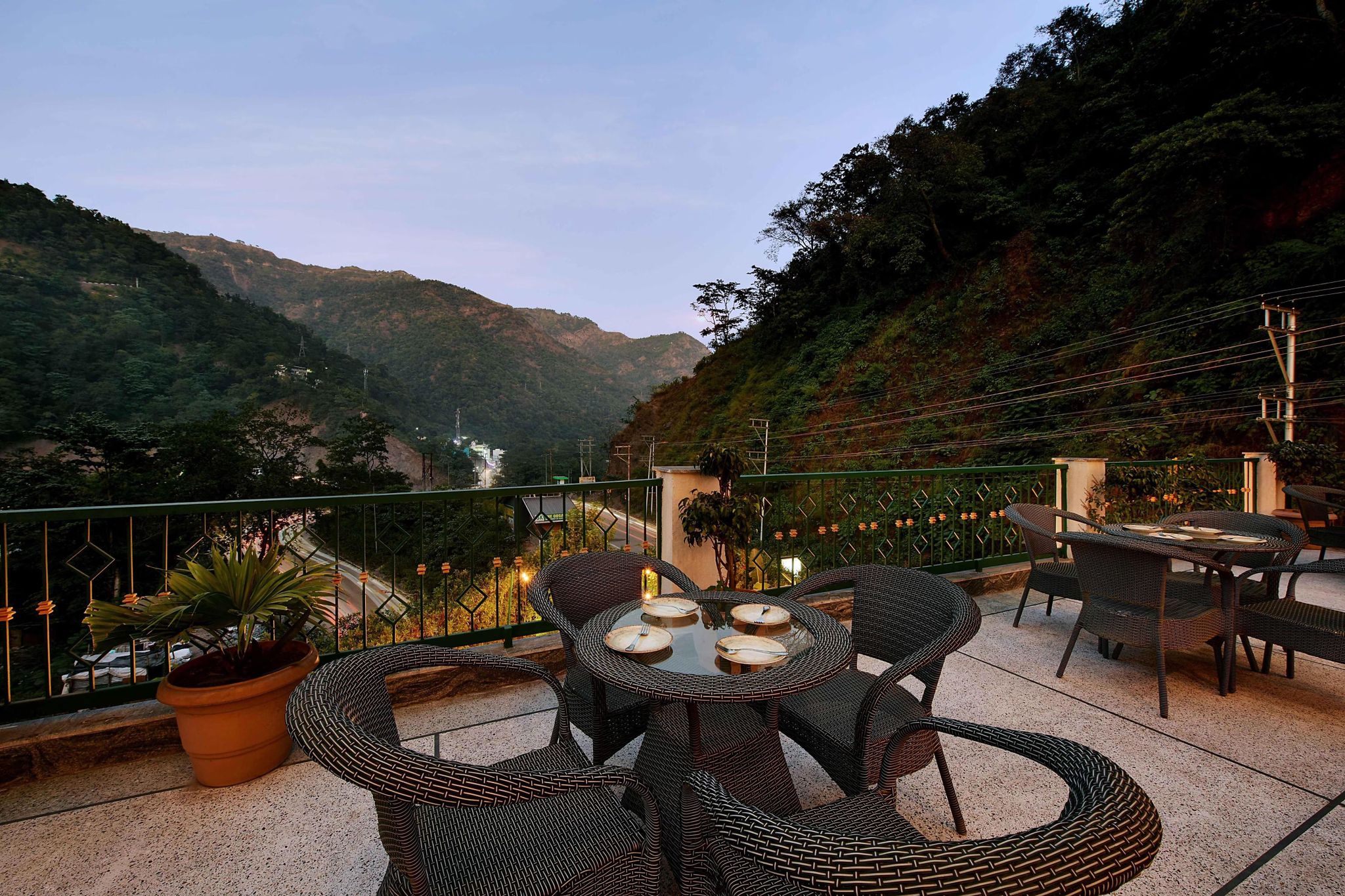 Tiaraa Lite A Ganges Retreat Club Room with balcony with city view 3