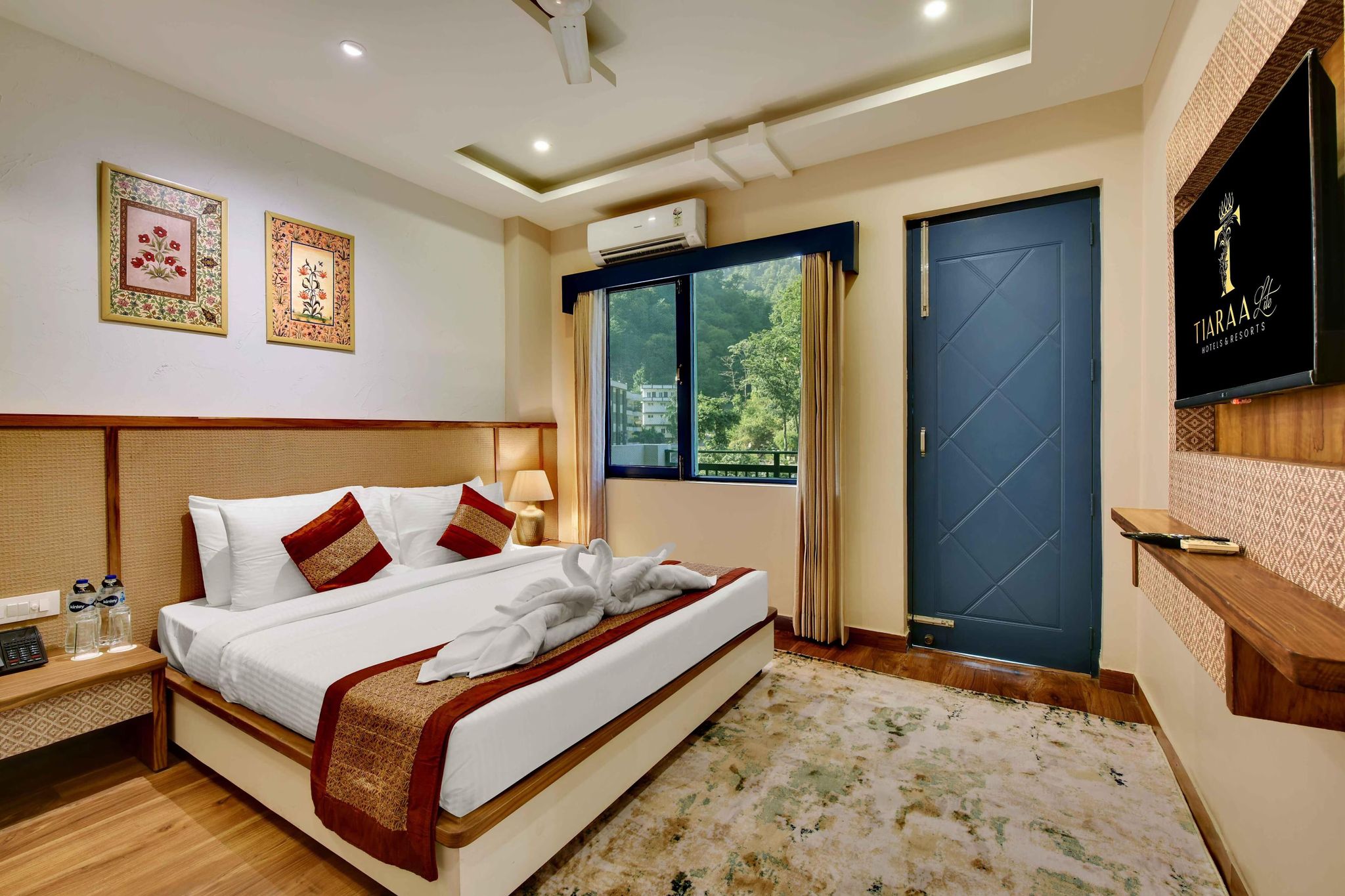 Club Royal Villa with balcony with Mountain view