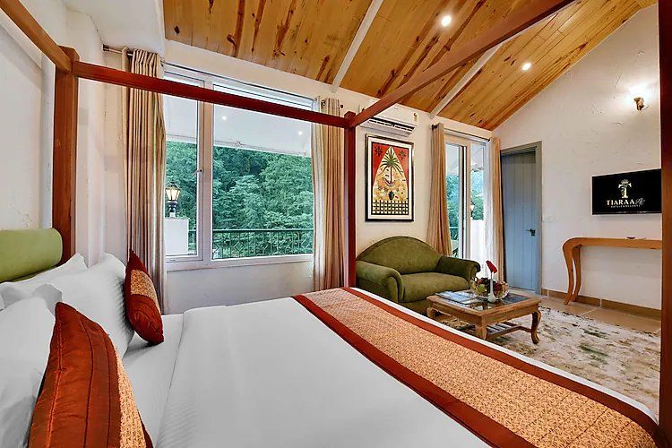 Club Royal Villa with balcony with Mountain view