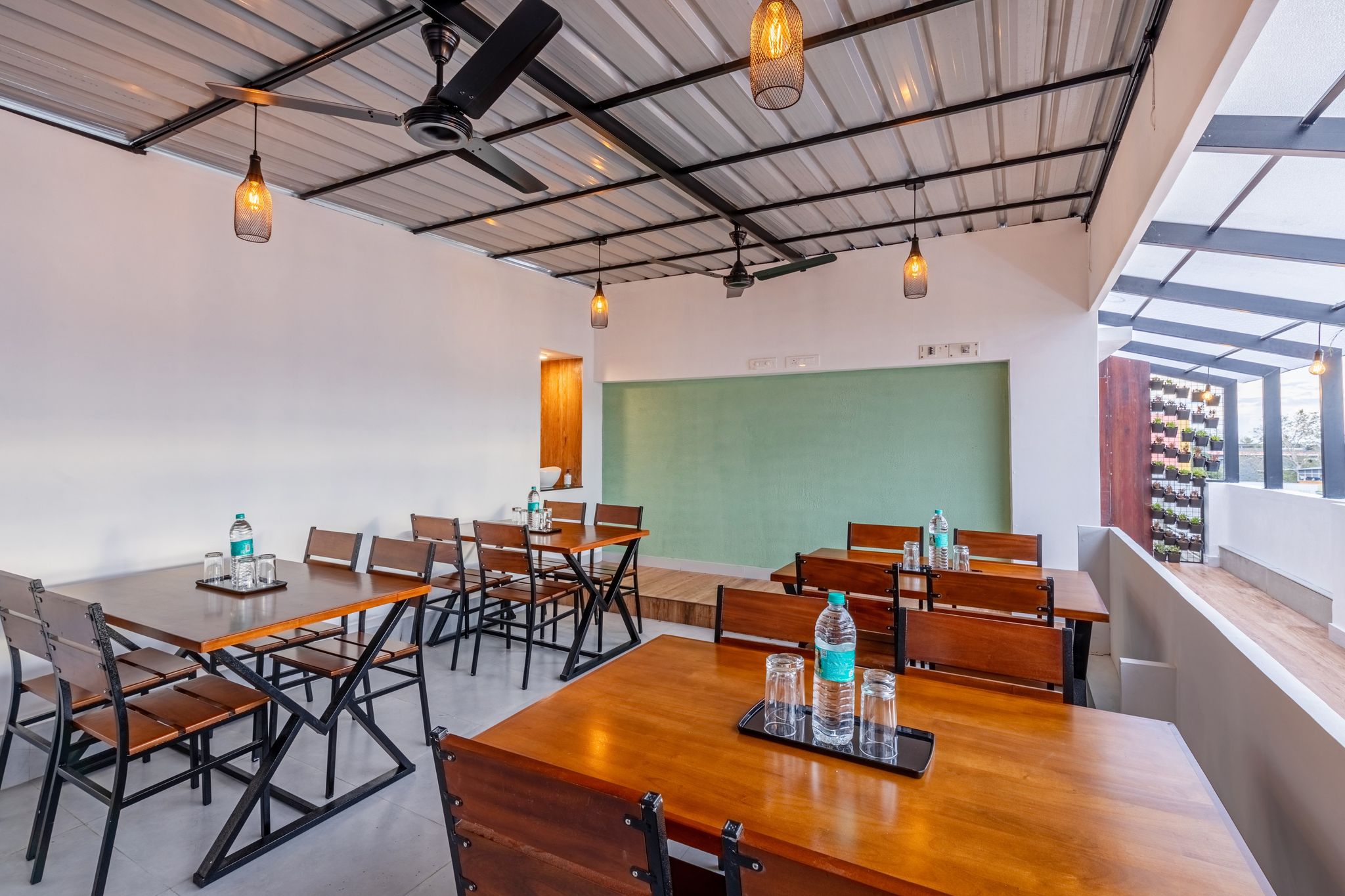 Food & Dining
