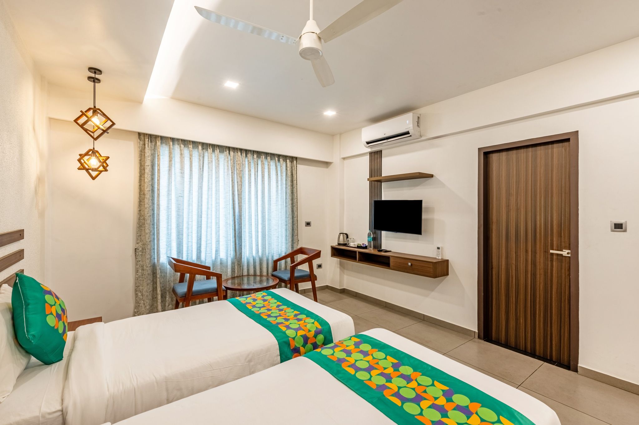 Treebo De Cloud 9 Regency Deluxe Room 10
