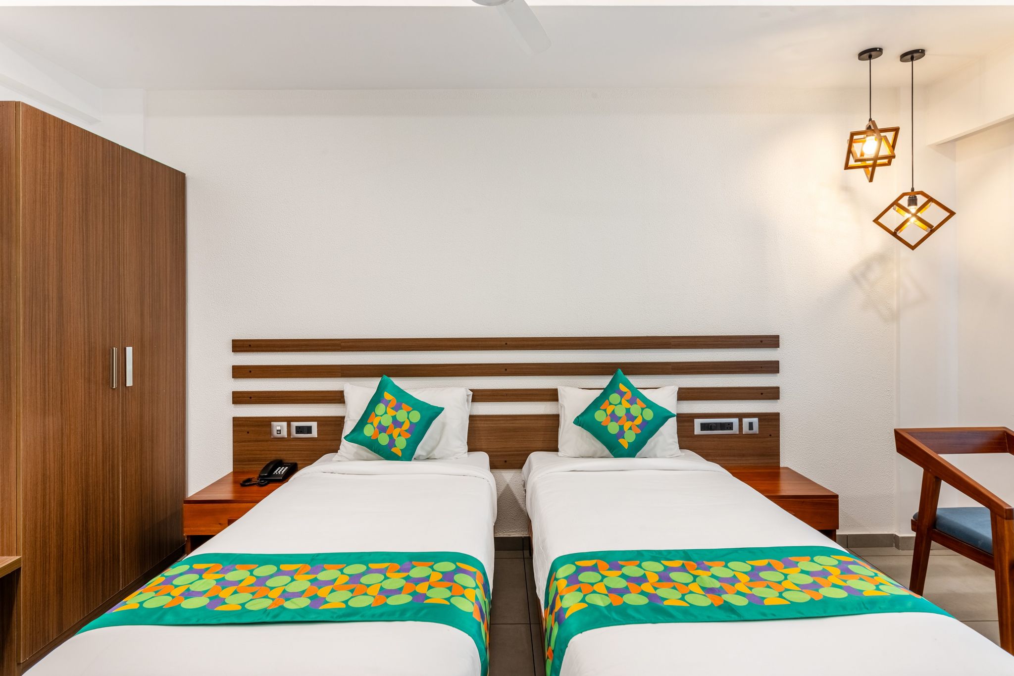 Treebo De Cloud 9 Regency Deluxe Room 8