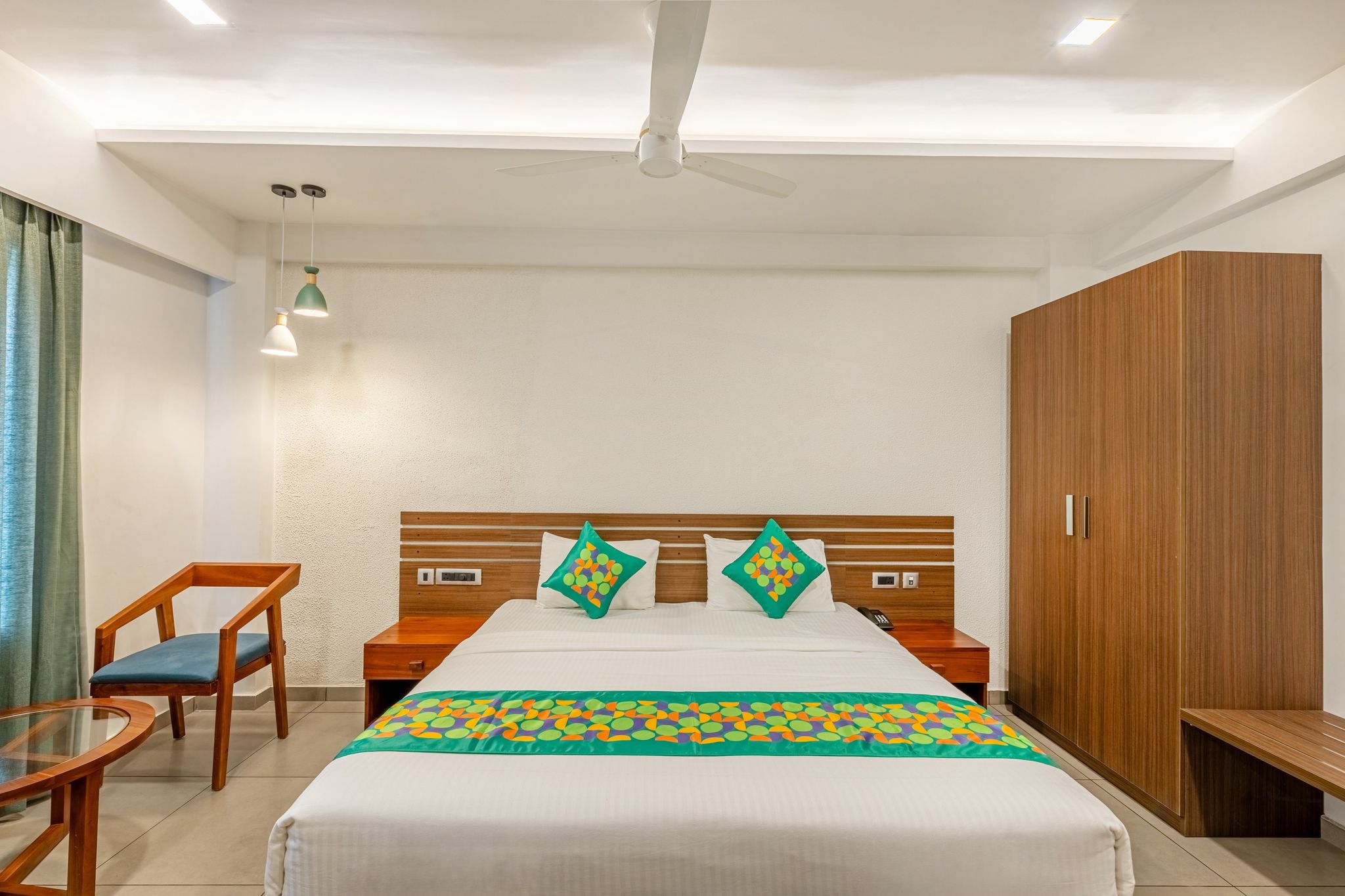 Treebo De Cloud 9 Regency Deluxe Room 3