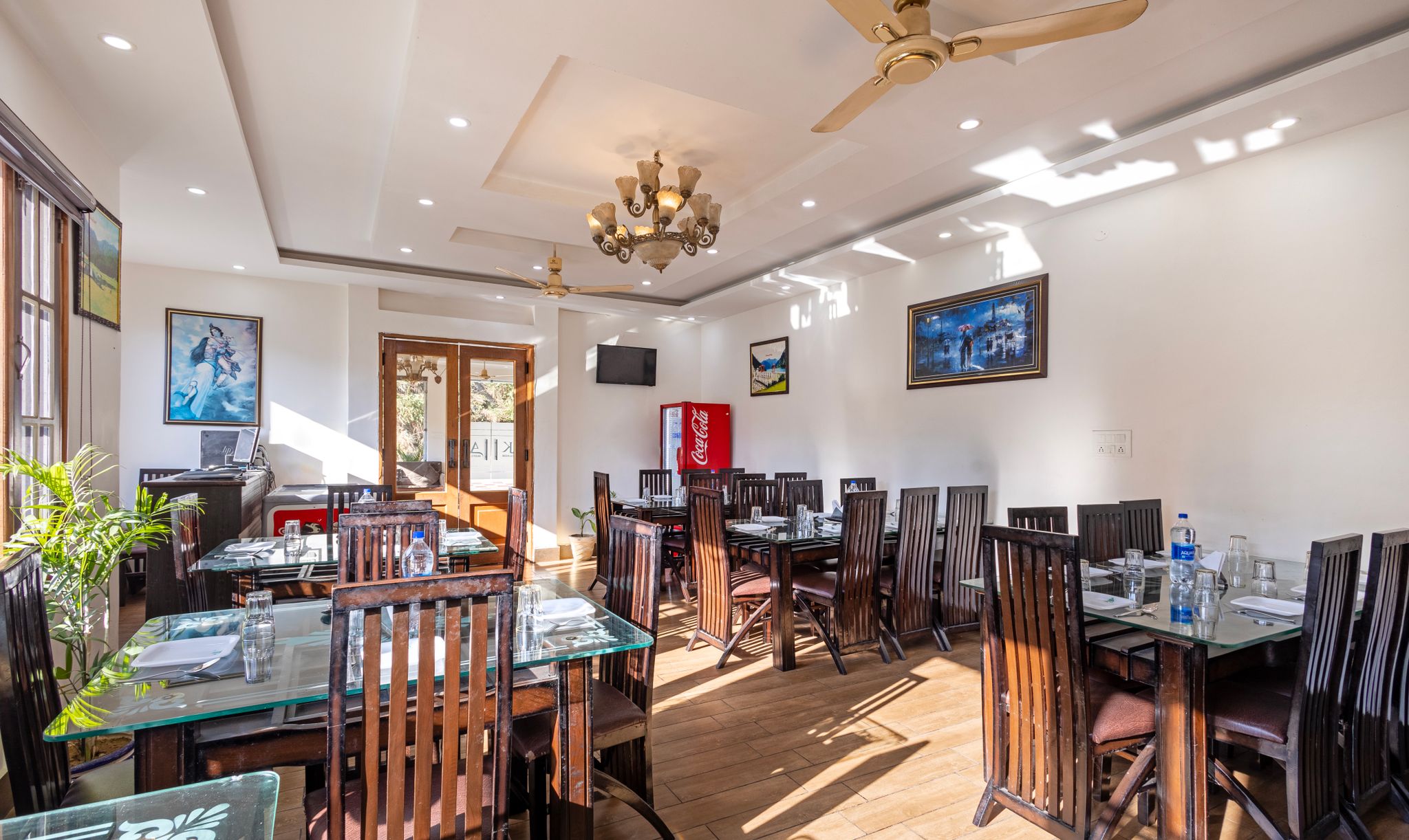 Food & Dining