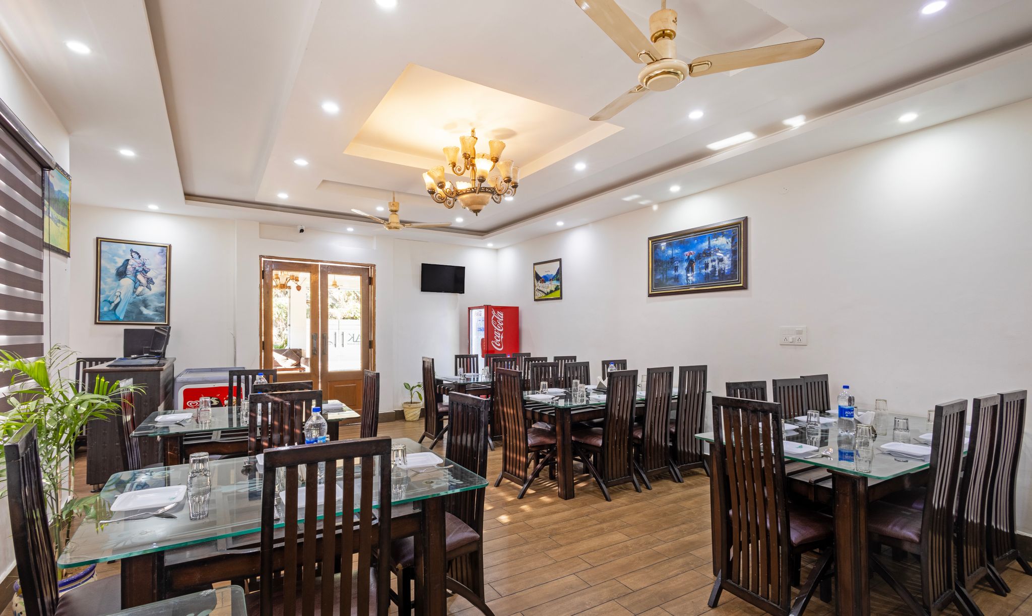 Food & Dining