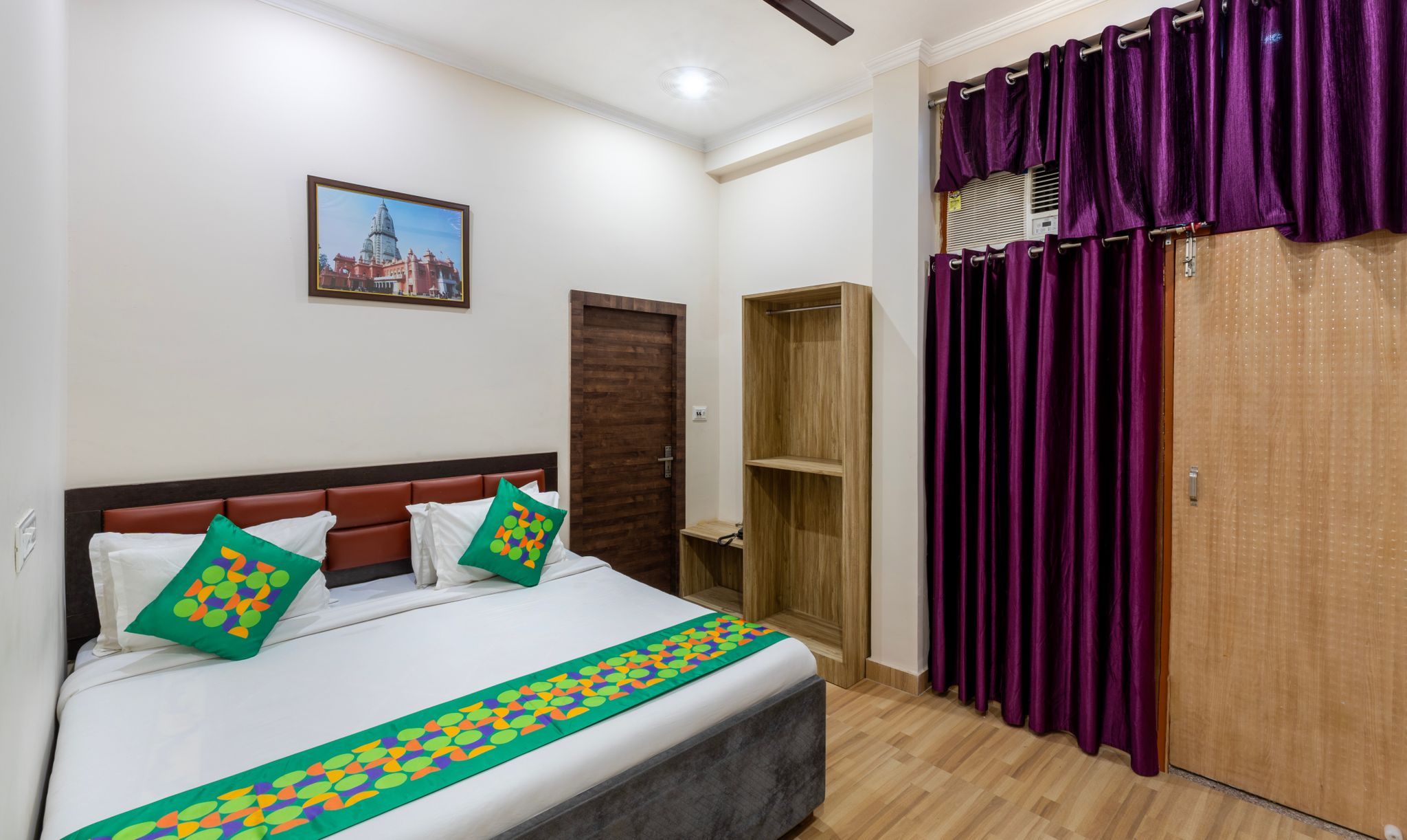Treebo Om Shree Banaras Economy Room 2