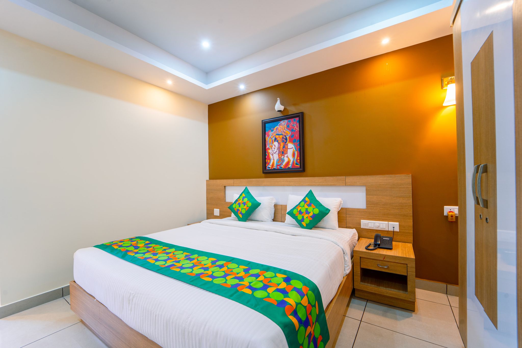 Treebo Sree Varshavilas Regency, 500 Mtrs From Guruvayoor Temple Deluxe Room 4