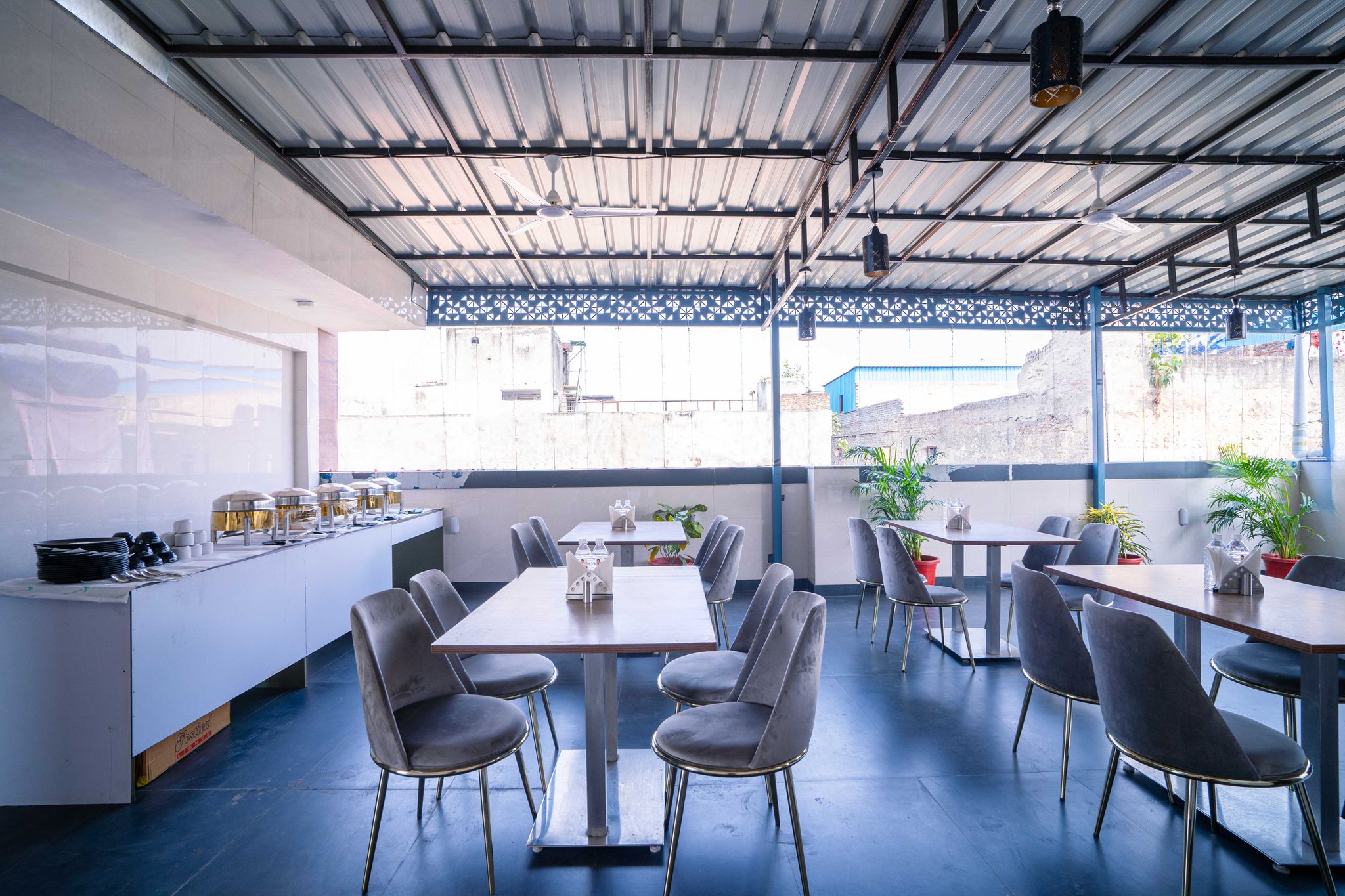 Food & Dining