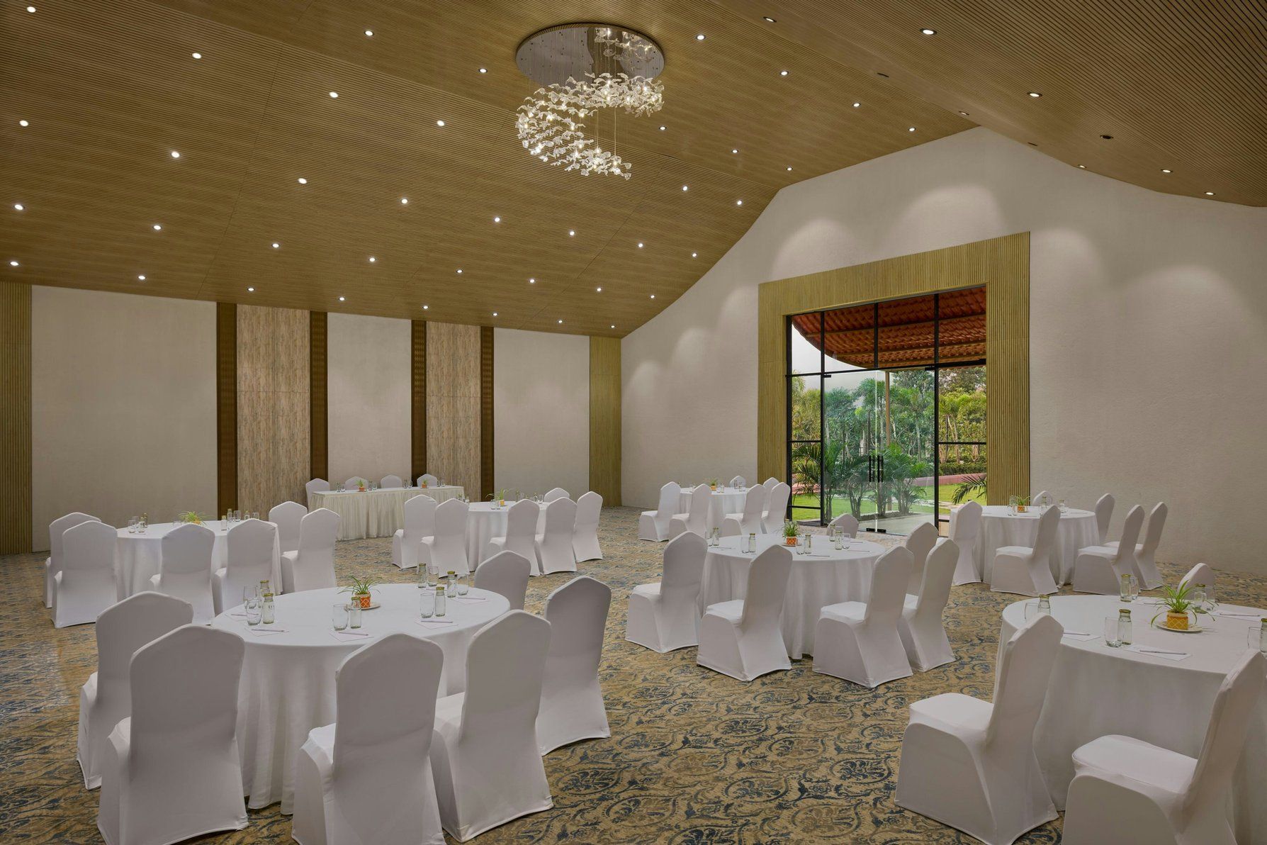 Banquet Room - Conference Cluster