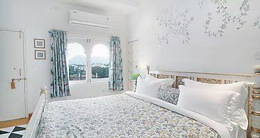 Premier Lake View Rooms