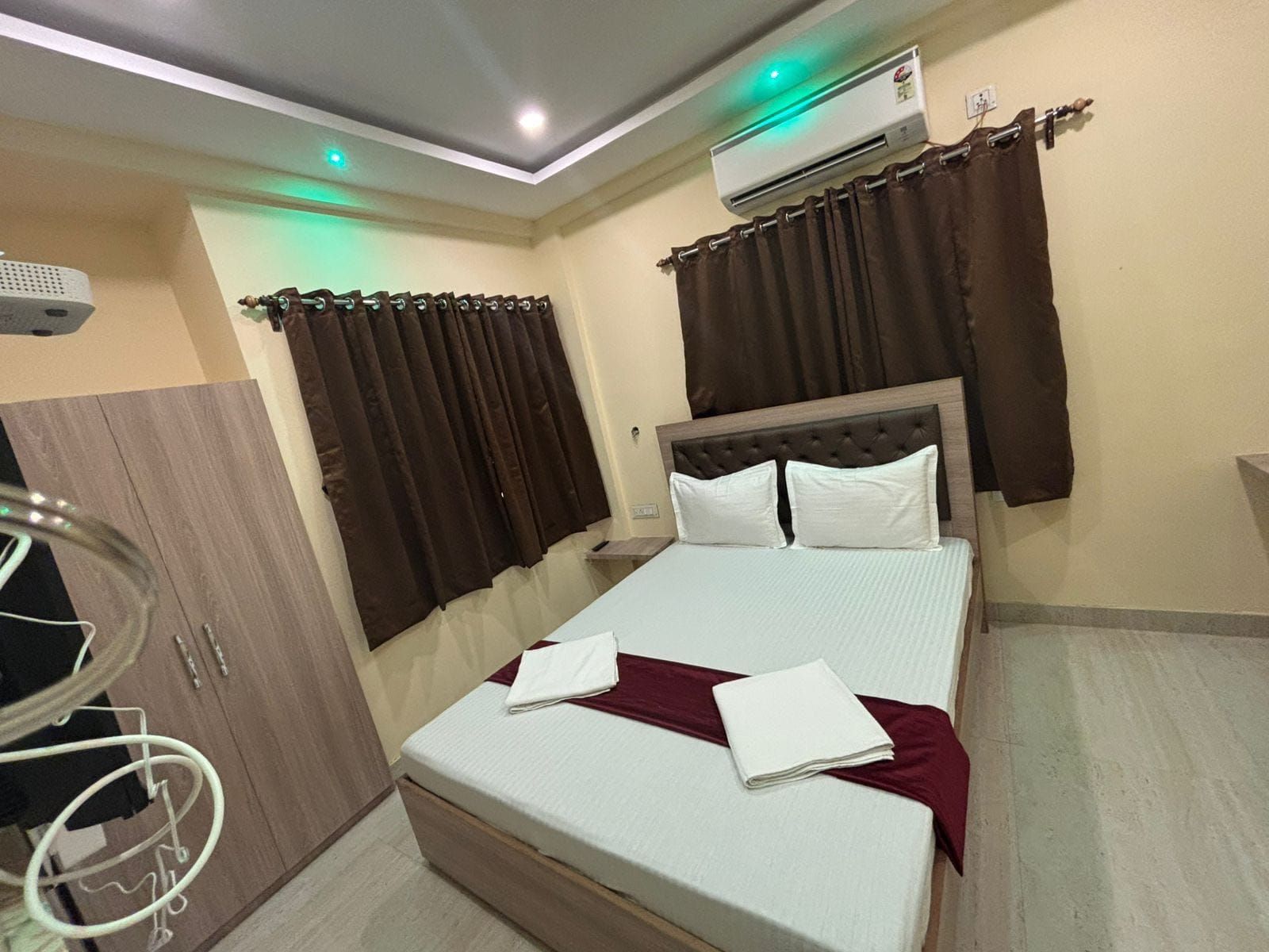 Hotel O by OYO Galaxy Guest House Classic 2
