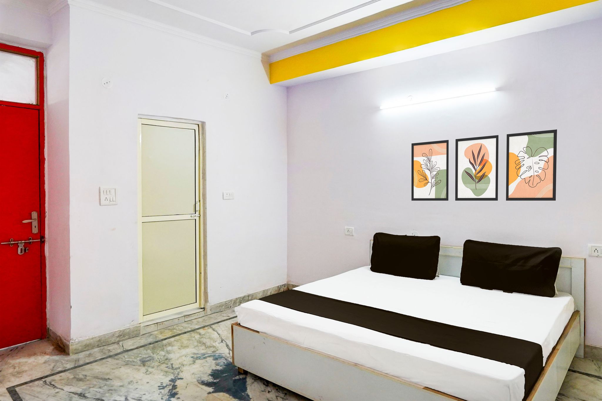 Hotel O Maharaja Hotel Near Vinayak Hospital Galli no. 5 Atta Market Classic 3