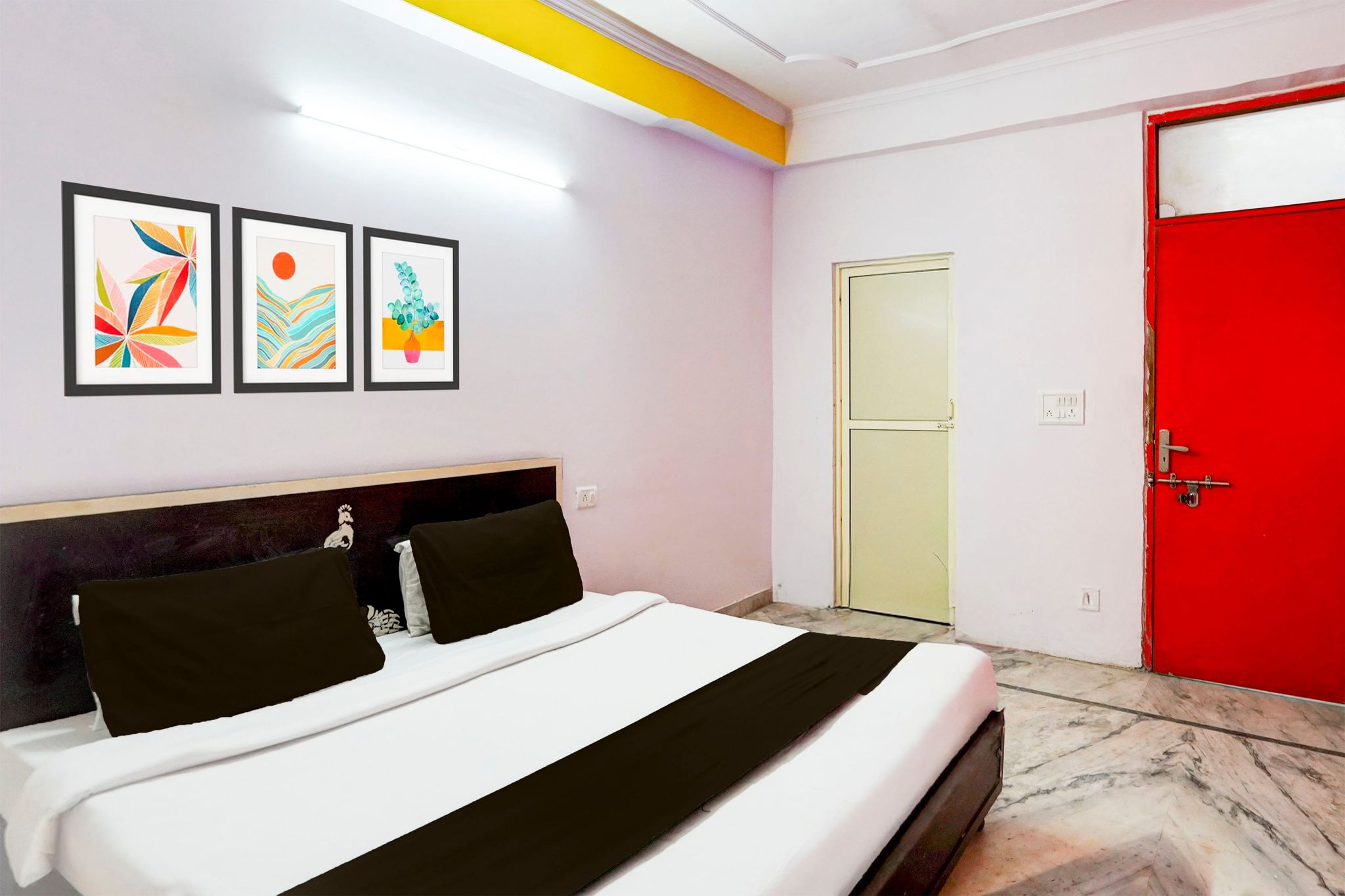 Hotel O Maharaja Hotel Near Vinayak Hospital Galli no. 5 Atta Market Classic 15