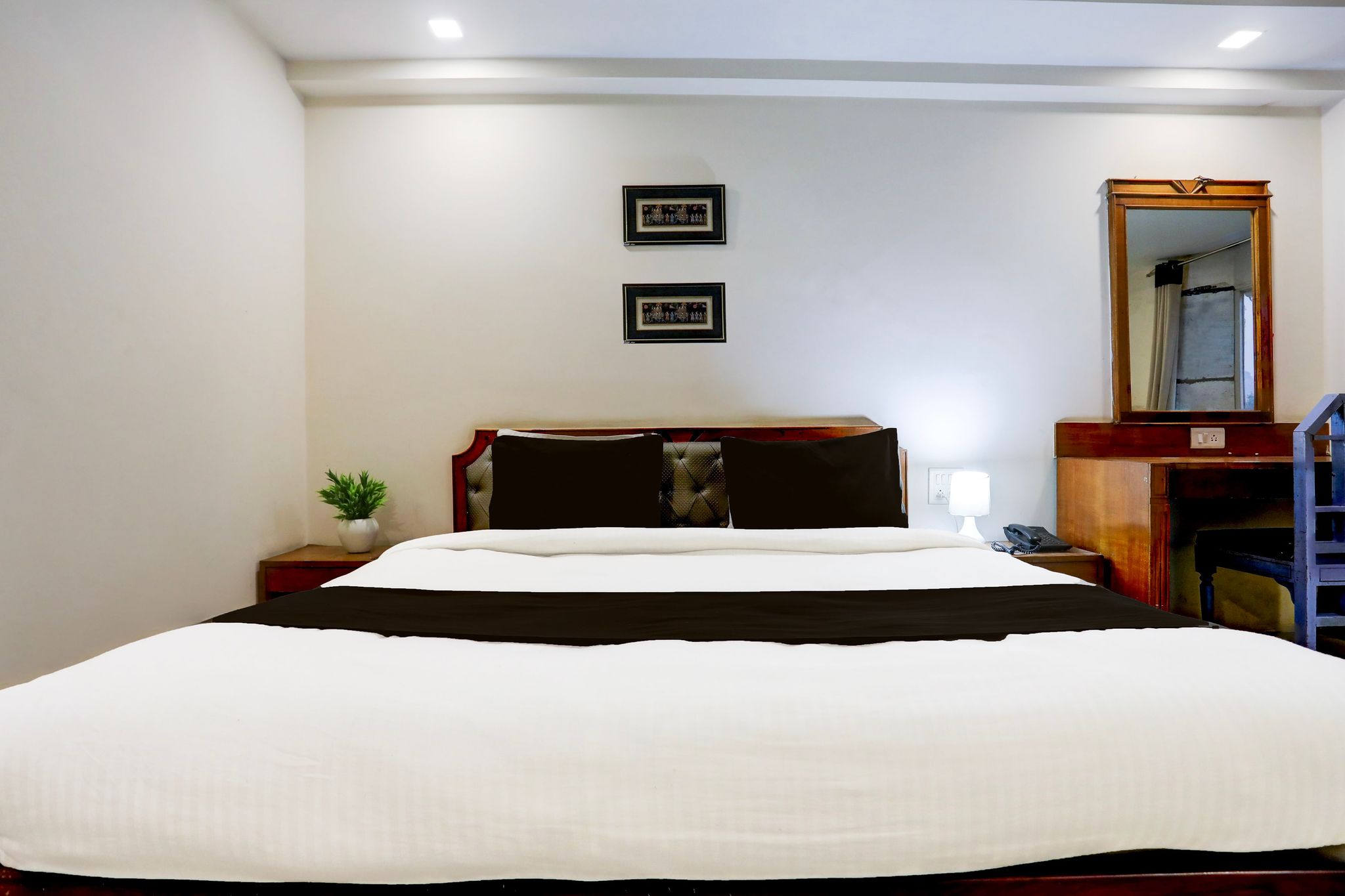 Townhouse Padav Square Gwalior Formerly Hotel Shelter Classic 9