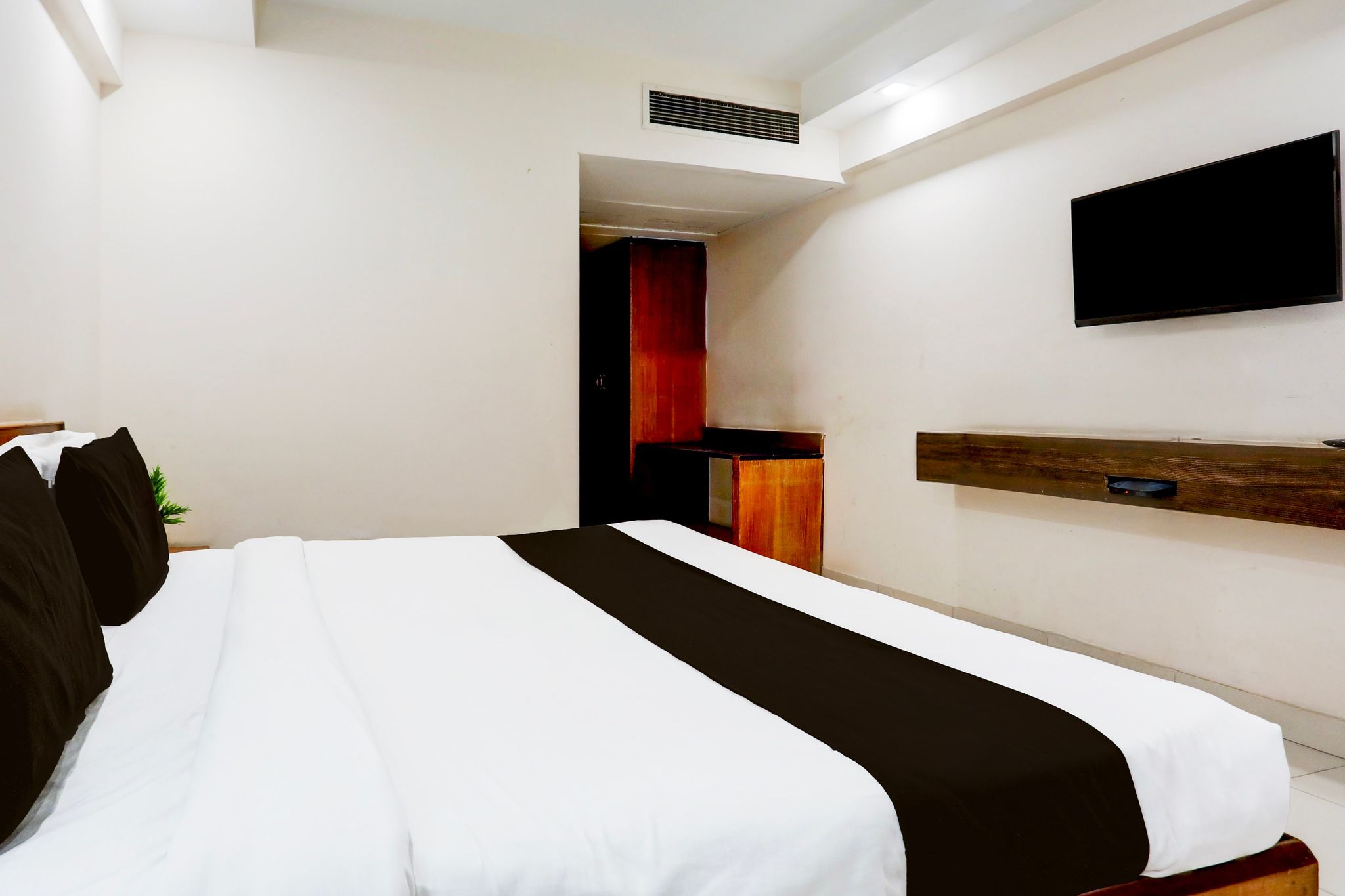 Townhouse Padav Square Gwalior Formerly Hotel Shelter Classic 11