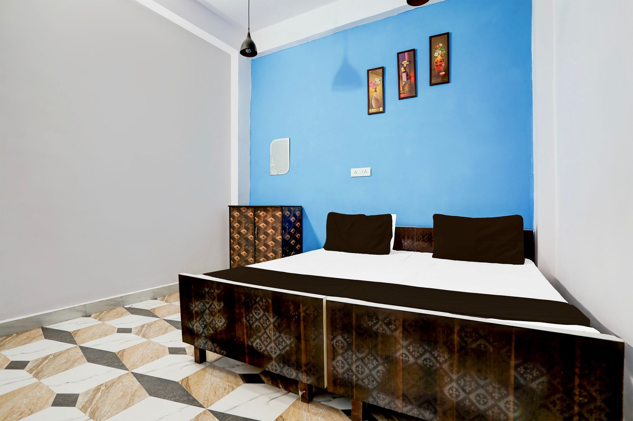 Hotel O Om Sai Bhavan Classic 13