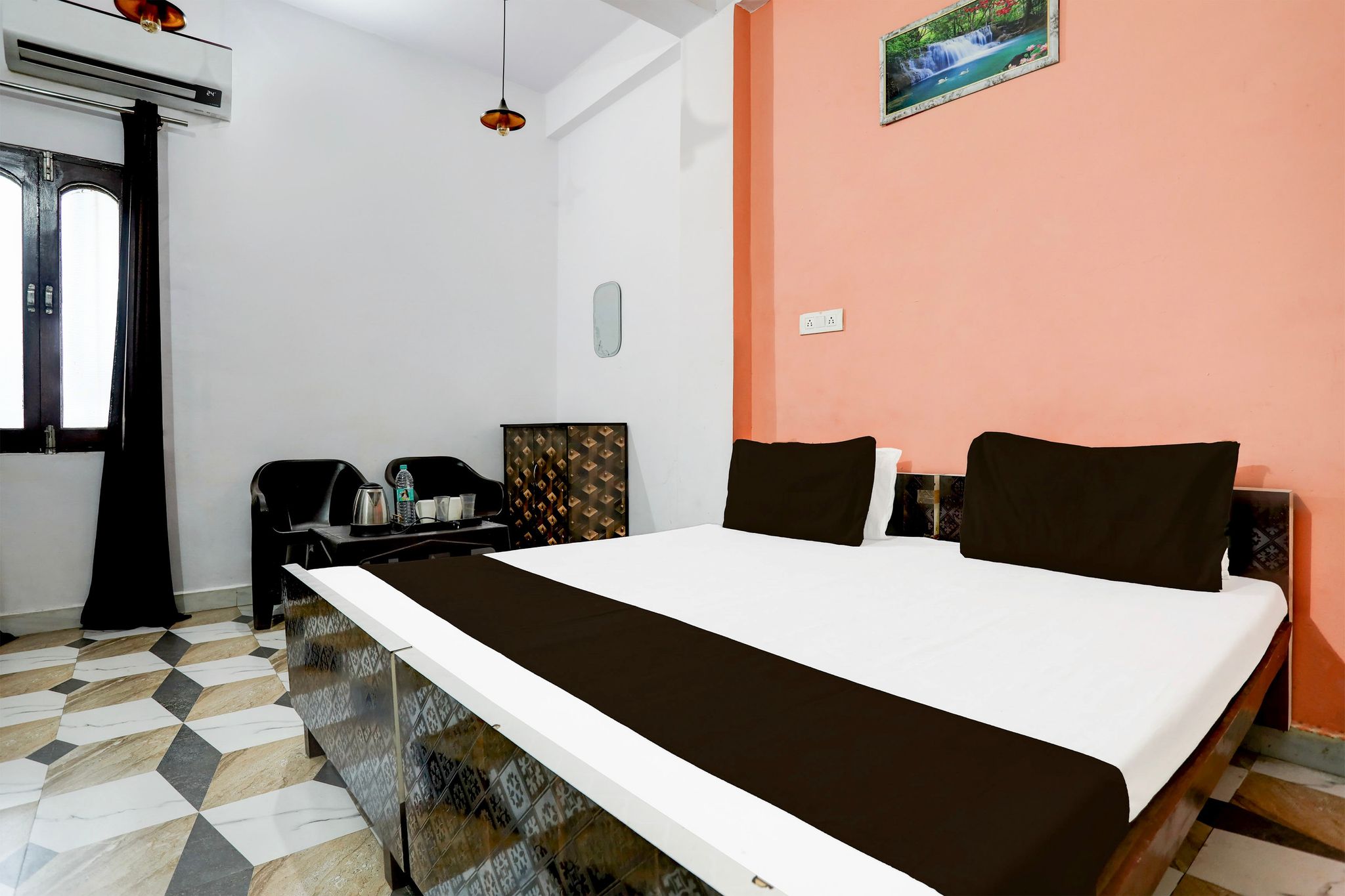 Hotel O Om Sai Bhavan Classic 11