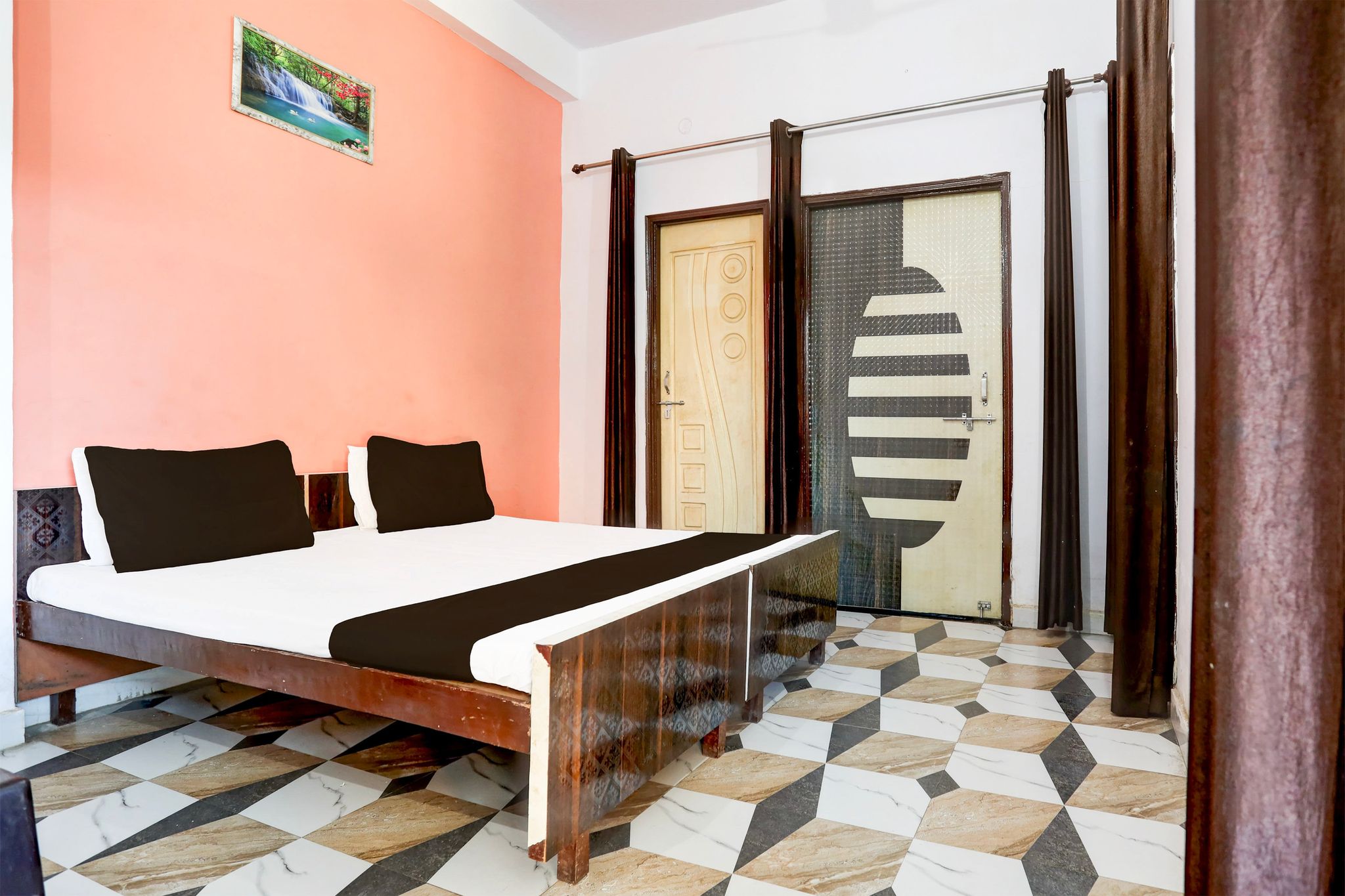 Hotel O Om Sai Bhavan Classic 8